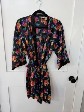 Vintage Victoria’s Secret S Floral Satin Kimono Wrap robe- Black Multi